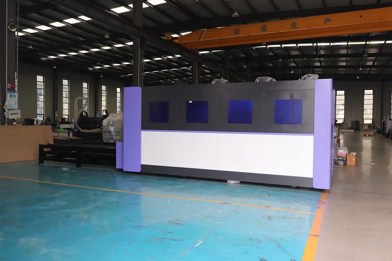 Industrial 3015 6000 watt Fibe - مراجعة Industrial Laser Metal Cutting Machine وسعره