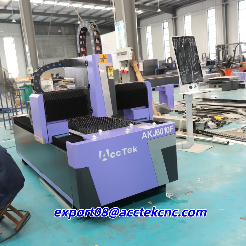 CE Certified Small Size Fiber  - مراجعة Industrial Laser Cutter For Metal وسعره