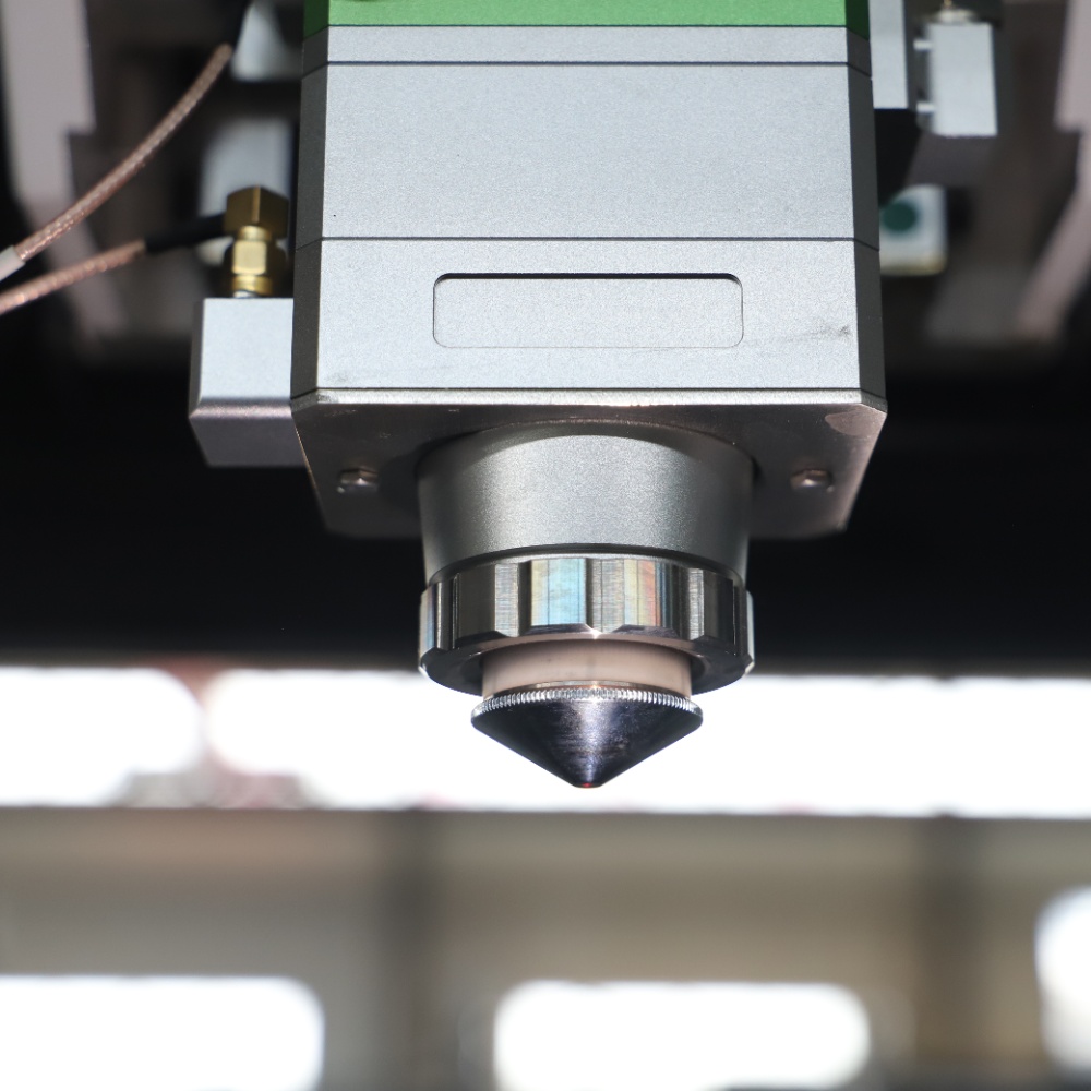 Fiber Laser Cutting Machine fo - مراجعة Industrial Laser Metal Cutting Machine وسعره